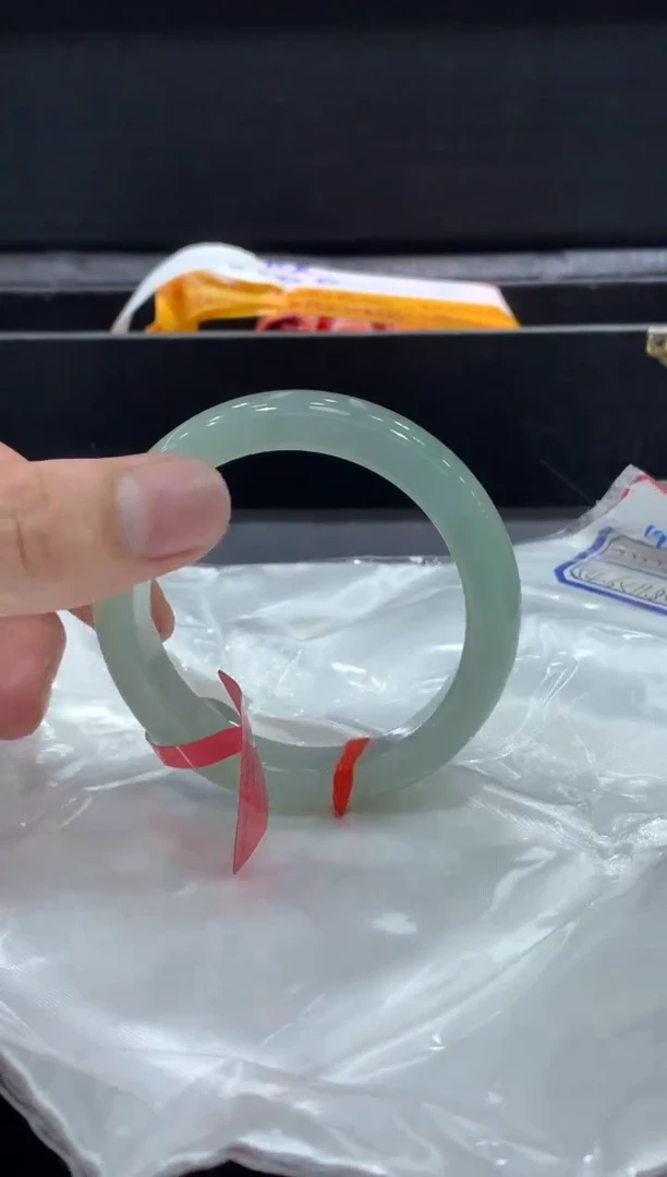 未镶嵌手镯翡翠翡翠手镯