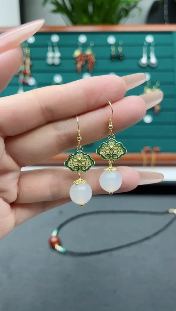 【闪购商品】玛瑙/玉髓耳饰银S925镀金镶嵌8806白