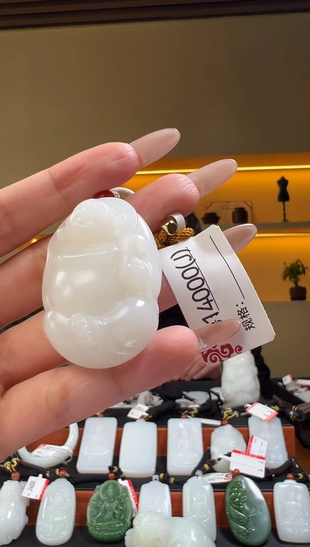 颈饰未镶嵌和田玉1J