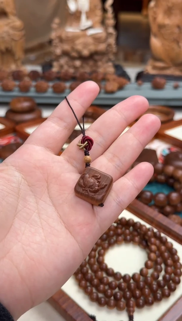 檀香木吊坠莲花吊坠 印度老山檀香