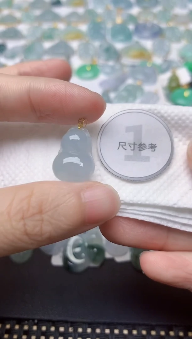 翡翠18K金镶嵌颈饰天然缅甸A货翡翠