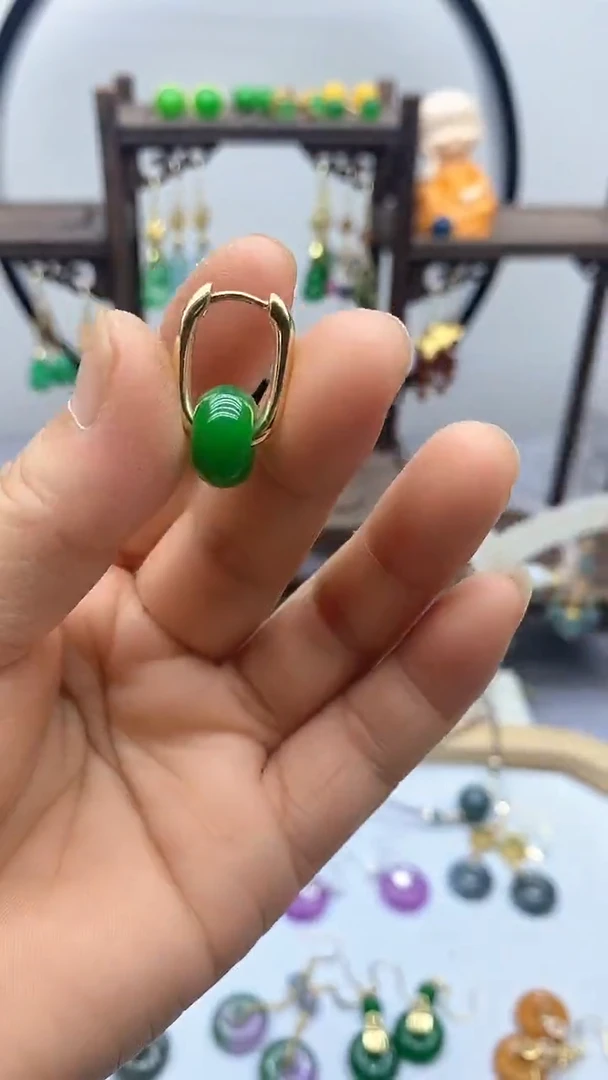 石英质玉（非洲翠）14K金镶嵌耳饰50