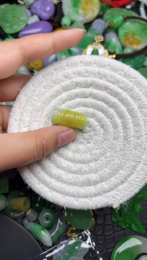 颈饰未镶嵌翡翠缅甸翡翠吊坠