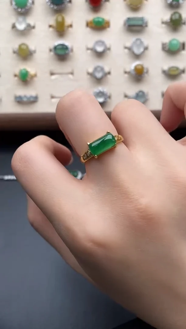 银S925镶嵌戒指翡翠一物一证一礼盒