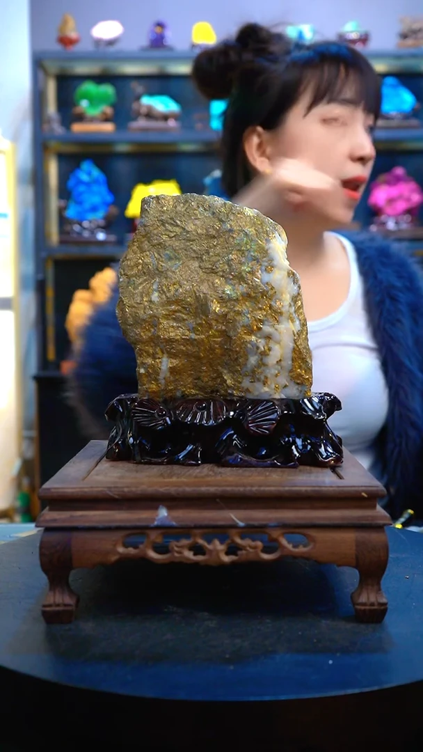 石材四****司颜色漂亮，造型奇特