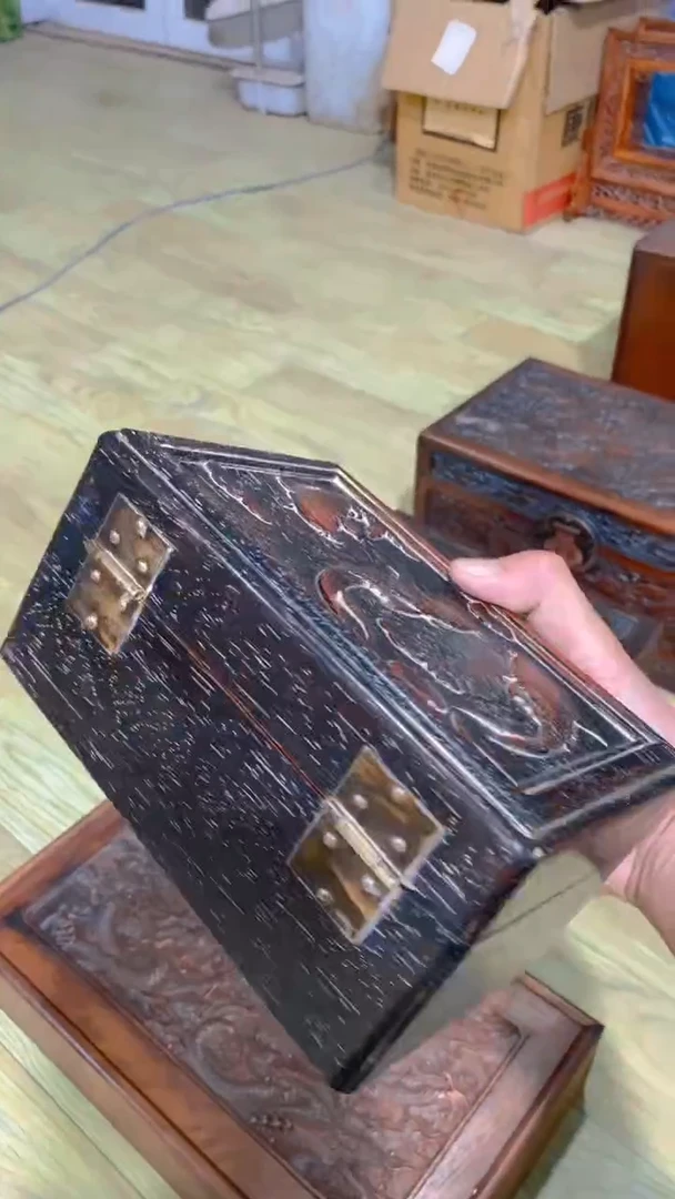 【闪购商品】木紫檀     翻盖 首饰盒  手工雕刻