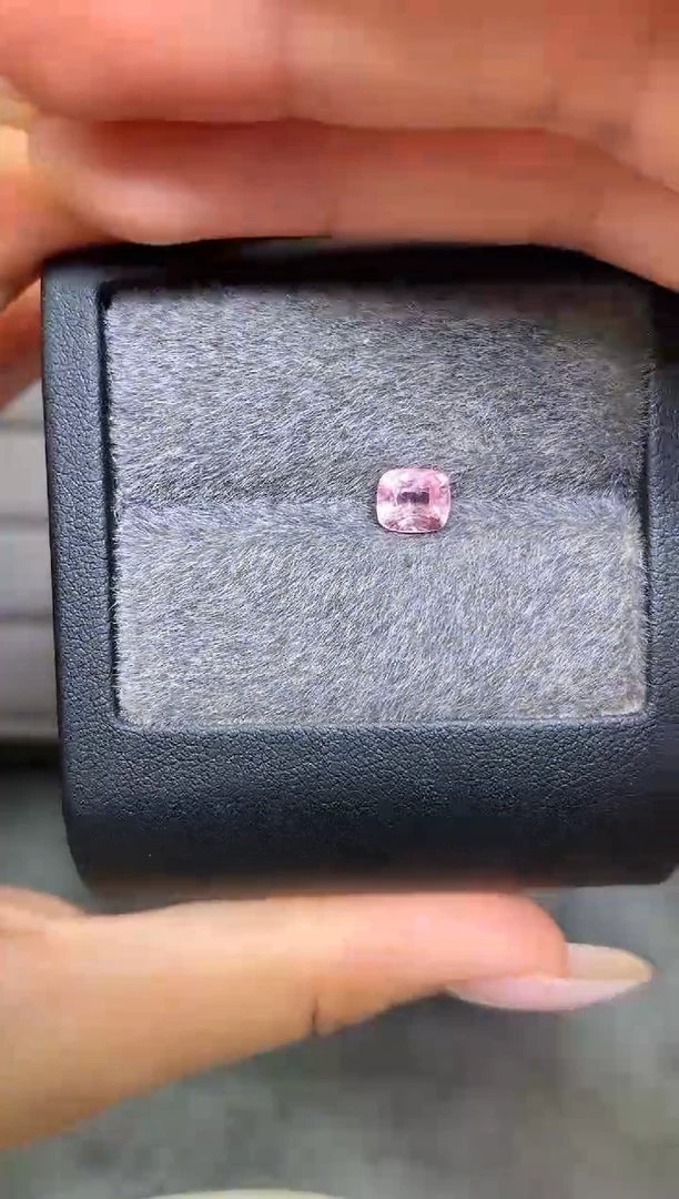未镶嵌裸石定制尖晶石枕型 桃粉色调 1.19ct