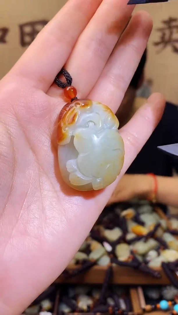 和田玉未镶嵌颈饰1