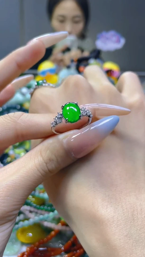 翡翠未镶嵌颈饰/U/翡翠A货，一件也是批发价