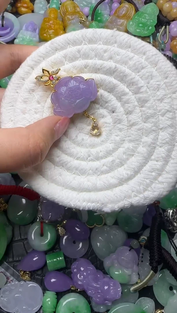 颈饰未镶嵌翡翠缅甸翡翠吊坠