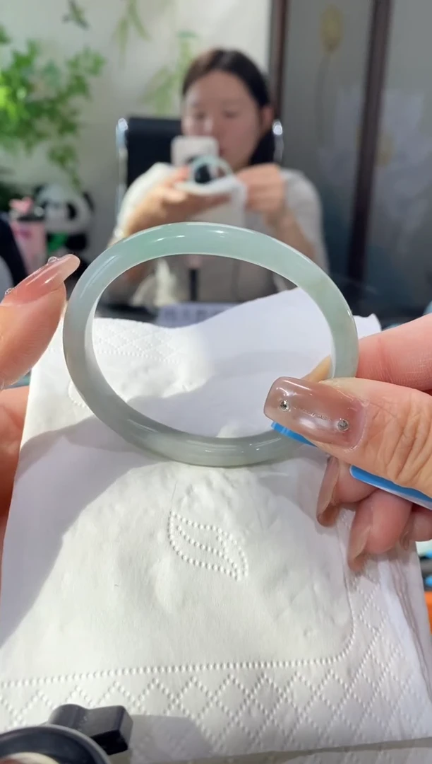 未镶嵌手镯（贵妃镯）翡翠圈口56.5