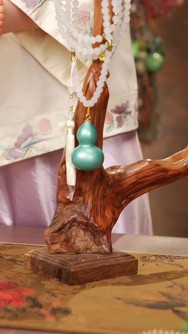 351天琦閤漆艺小葫芦挂件1