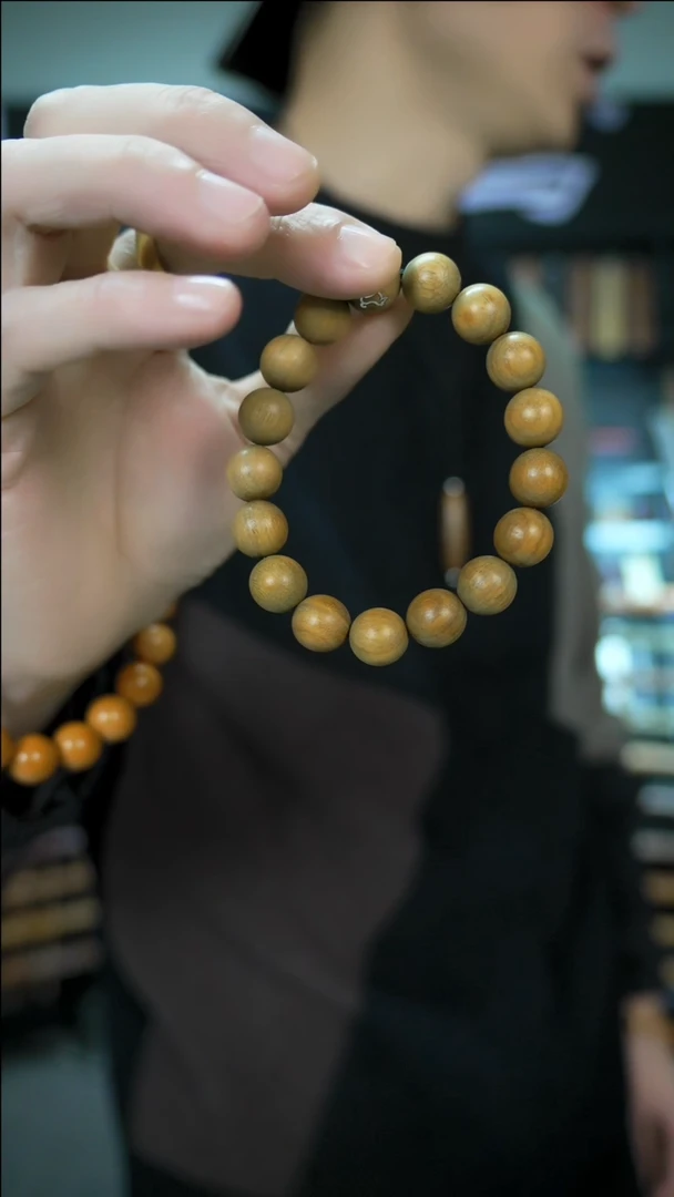 【闪购商品】维腊木（绿檀）手作木制雕刻品