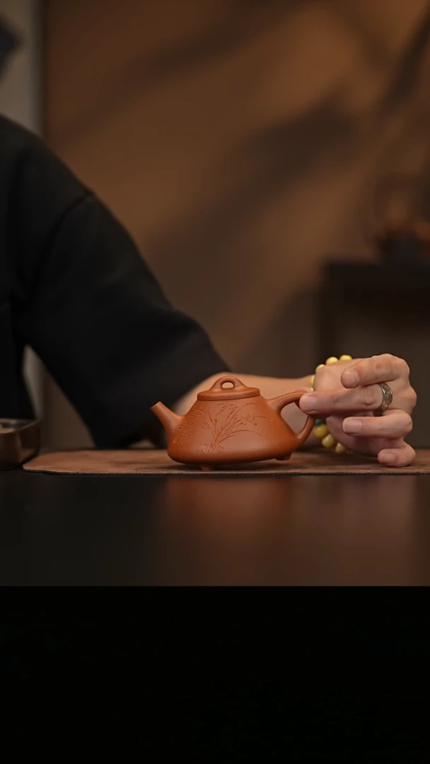 允禾斋 紫砂壶 子冶-兰  降坡