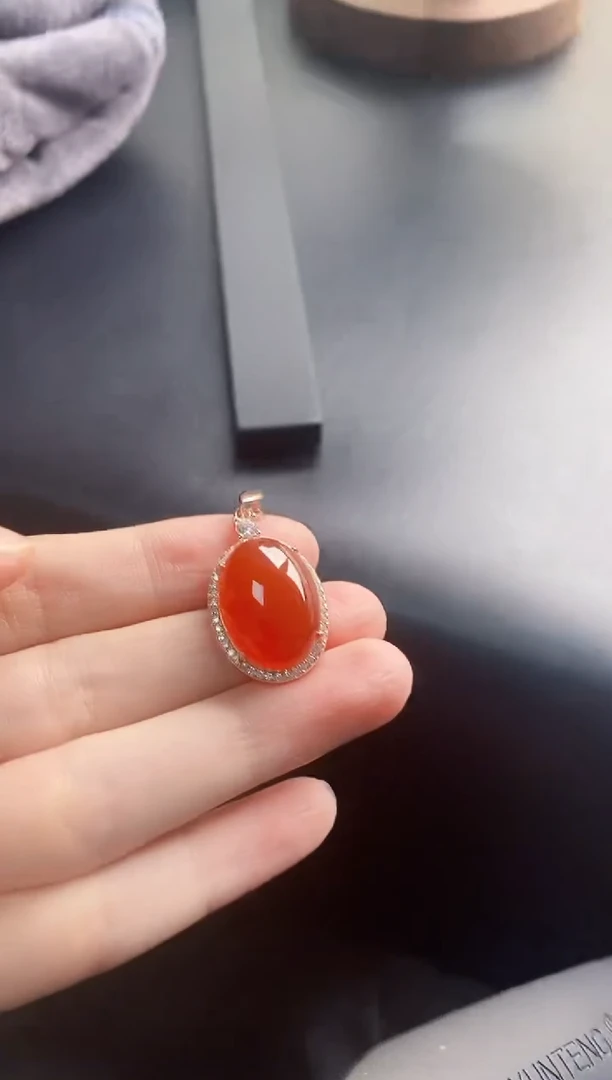 玛瑙/玉髓颈饰未镶嵌一物一证一礼盒