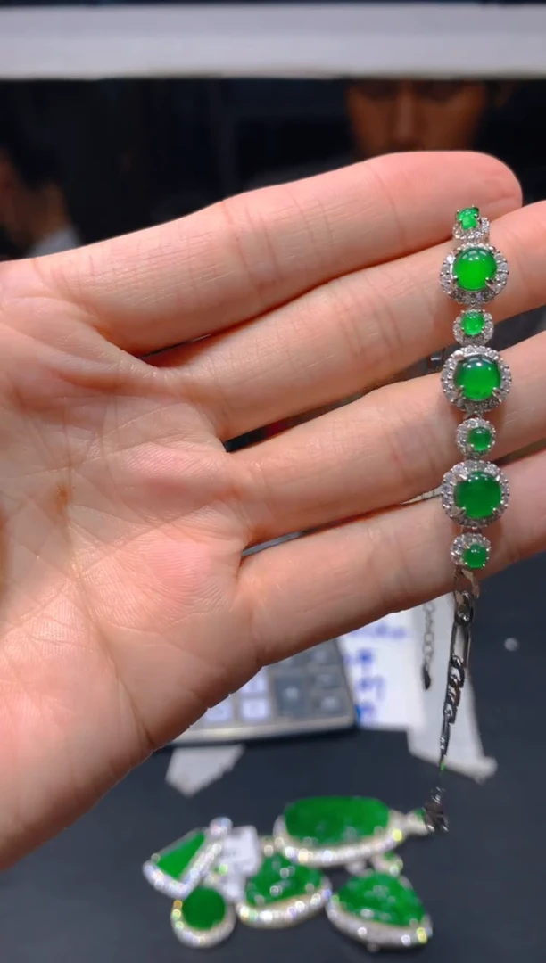 【闪购商品】定制翡翠未镶嵌89多样性发货(发其一）