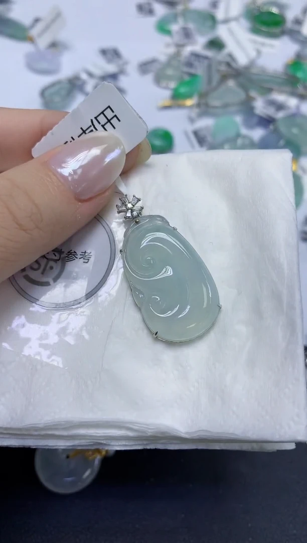 颈饰18K金镶嵌翡翠天然缅甸翡翠A货百元以上9元证书费自理