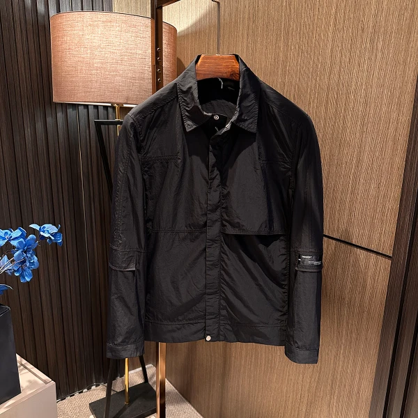 【轻薄气质休闲 】2025秋季新款男士简约百搭纯色翻领短款夹克外套