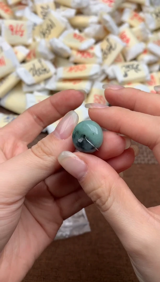 未镶嵌挂件翡翠1