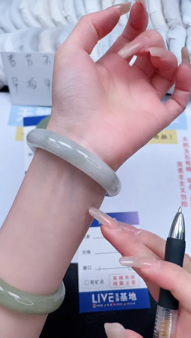 【闪购商品】石英质玉手镯未镶嵌T59-56