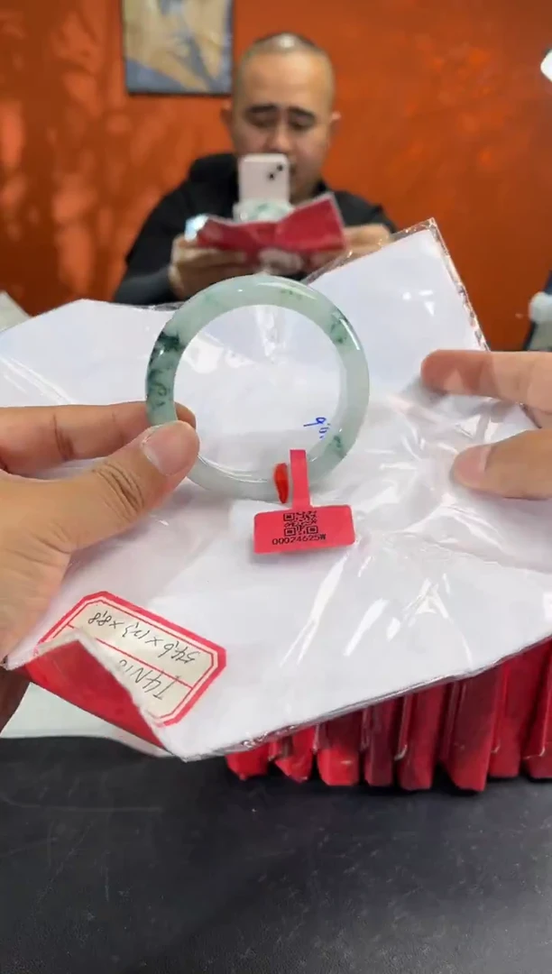 未镶嵌手镯翡翠8
