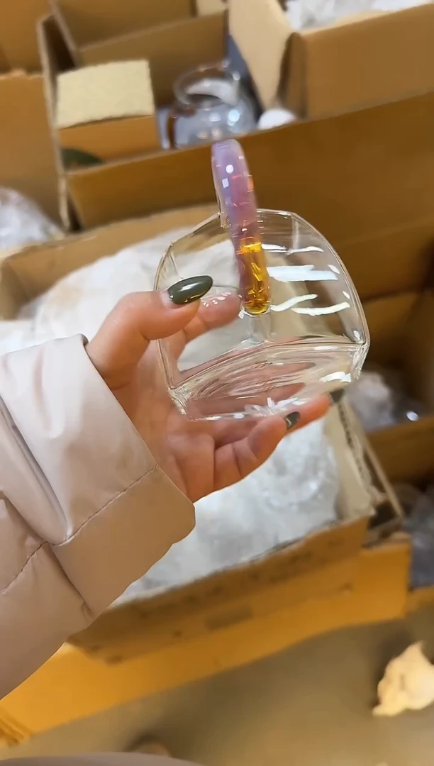 粉玉楞然公道杯