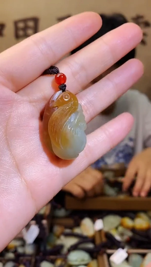 和田玉未镶嵌颈饰1