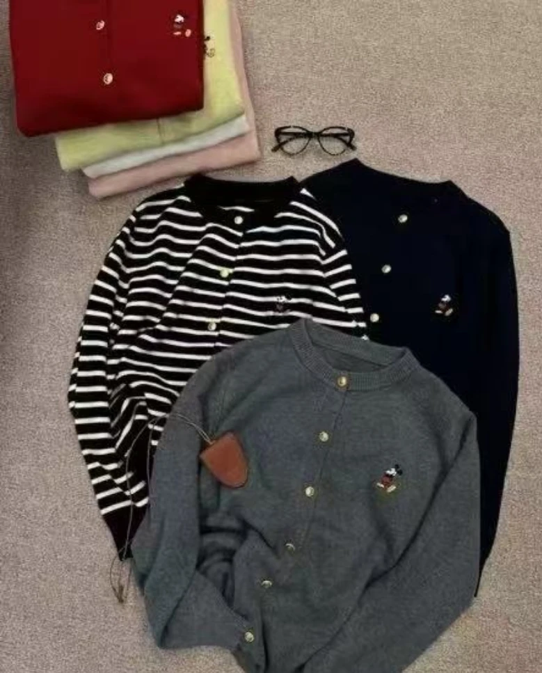 米奇刺绣条纹毛衣开衫