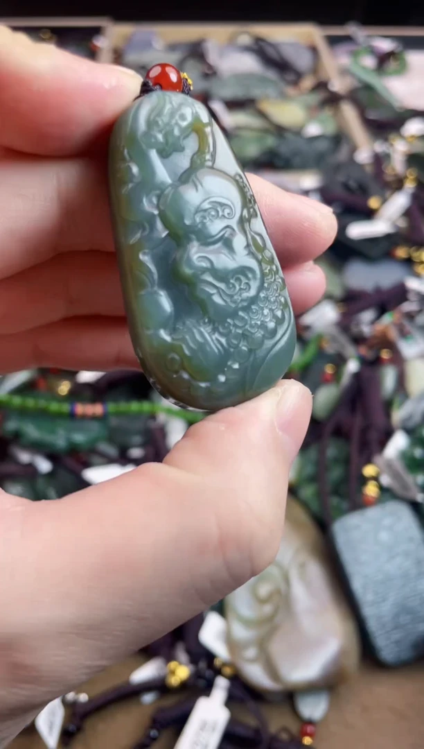 颈饰未镶嵌和田玉1