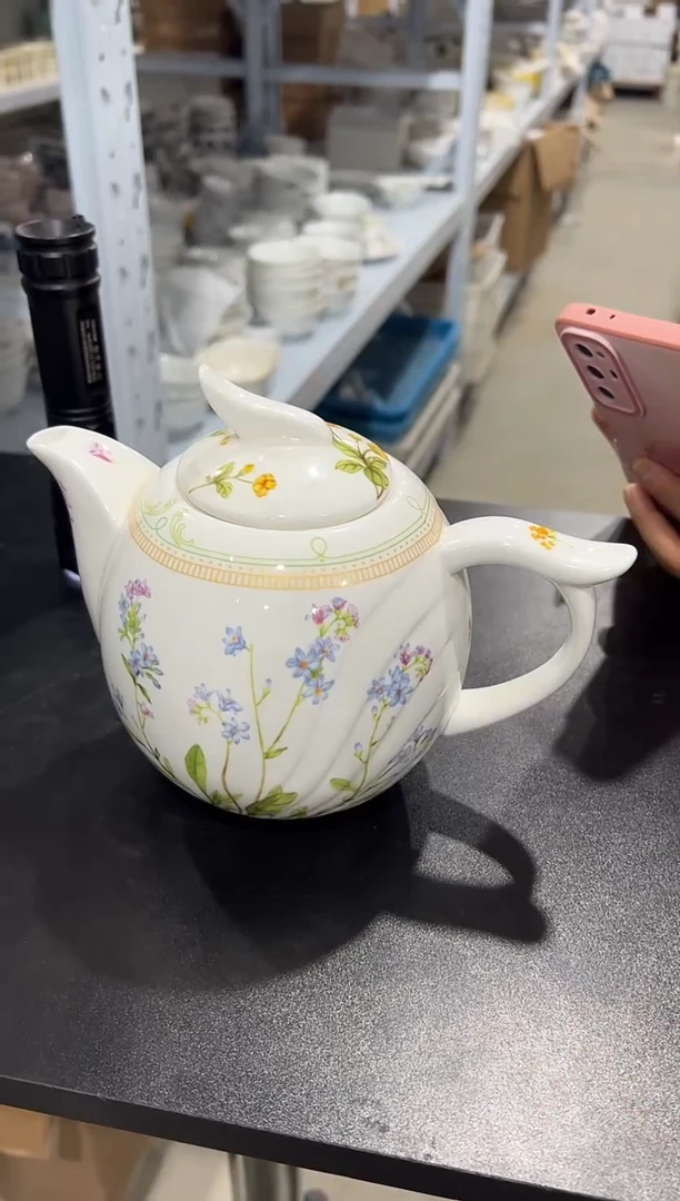 杯子骨瓷（简装）陶瓷大壶一个