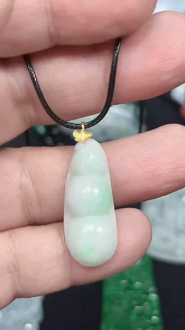 颈饰未镶嵌翡翠天然缅A翡翠