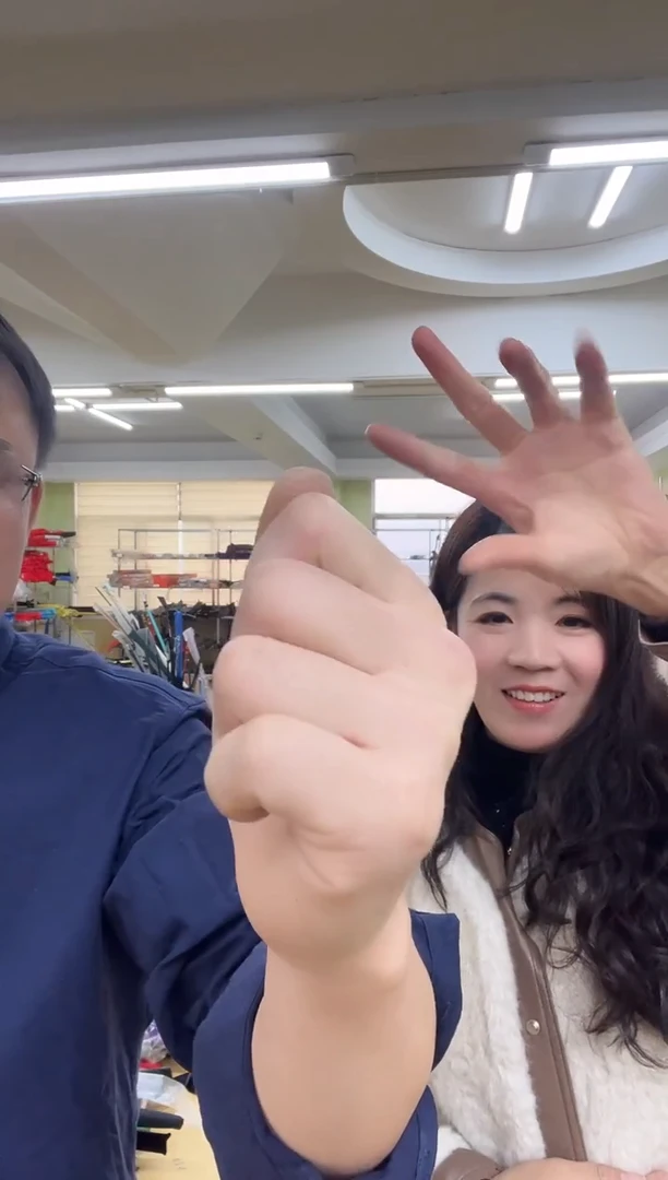 某****哥KT纺车轮2000