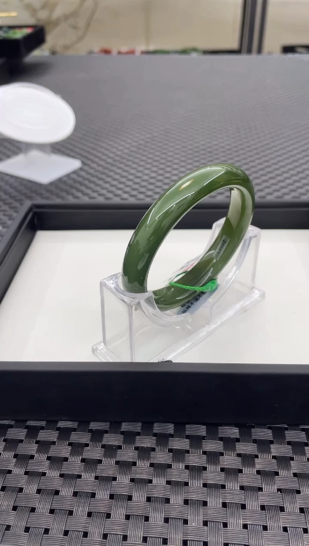 未镶嵌手镯和田玉泰*陵一条56微矿点（多样性发一件）Z0591