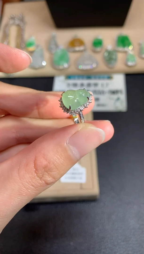 【闪购商品】翡翠戒指18K金镶嵌葫芦【无服务费】