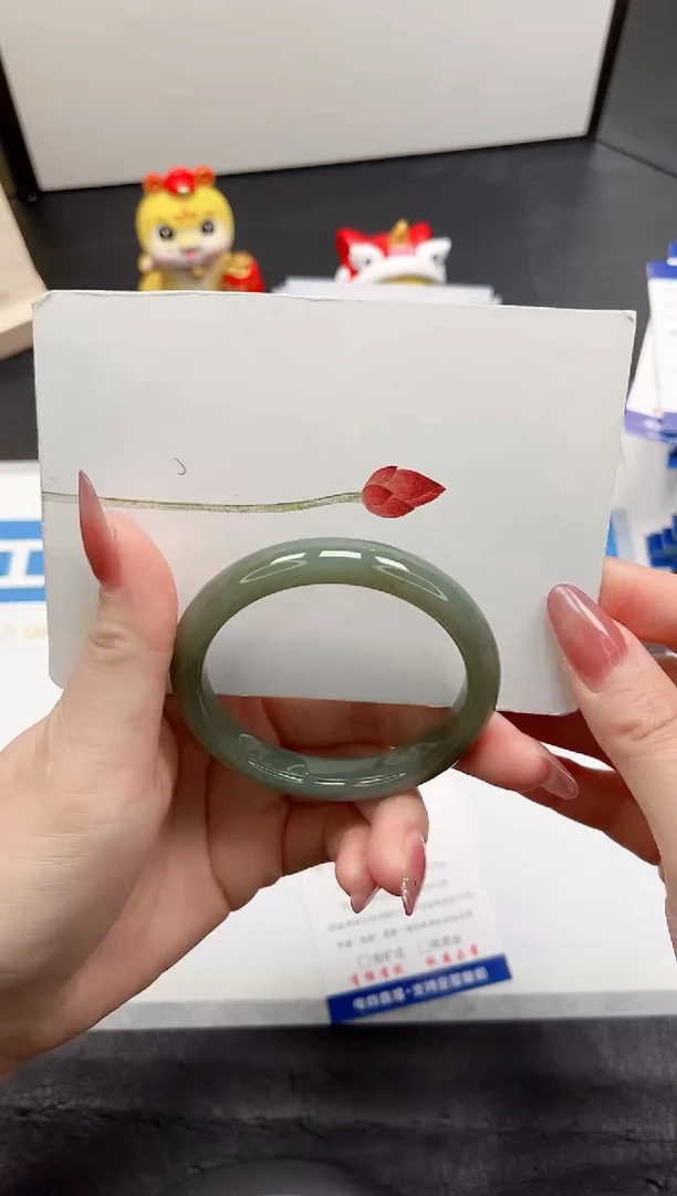 【闪购商品】和田玉手镯未镶嵌73-53.6