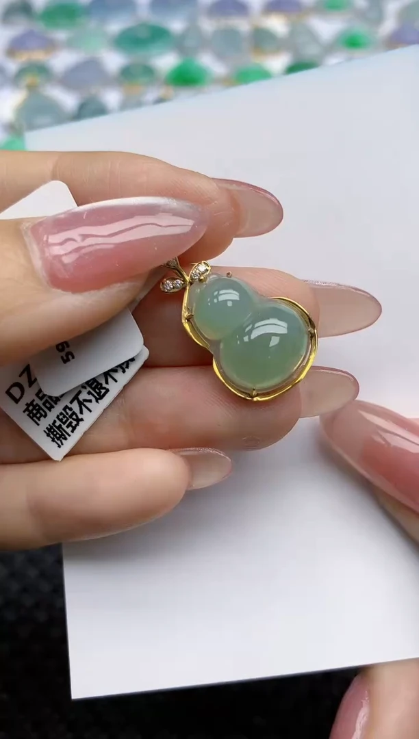 【闪购商品】翡翠挂件18K金镶嵌天然翡翠A货