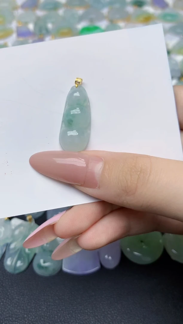 翡翠18K金镶嵌颈饰天然翡翠A货