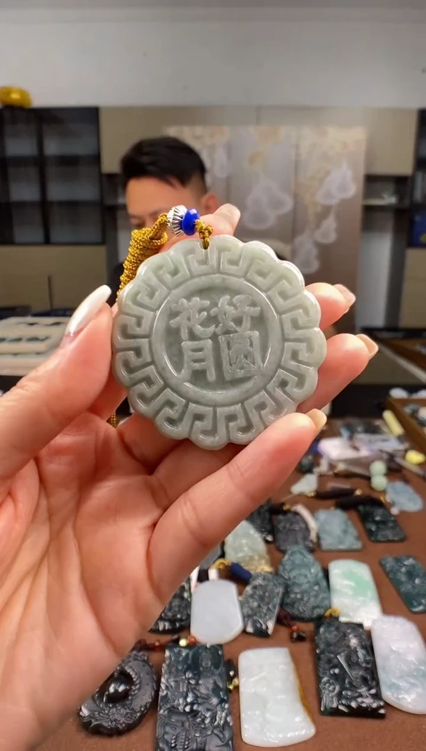 颈饰未镶嵌翡翠多样性发其一