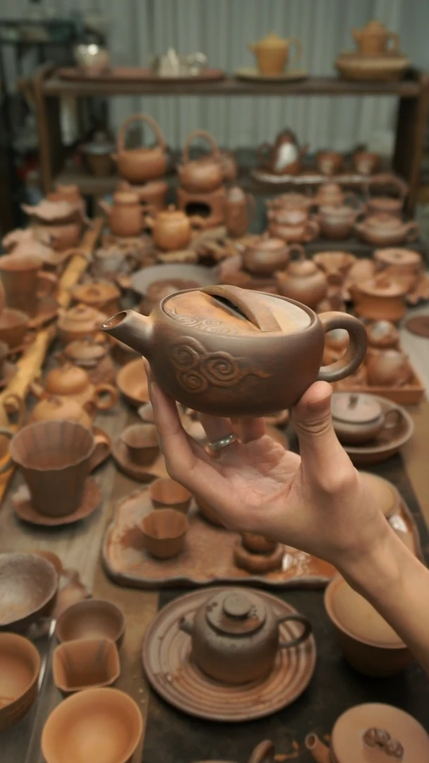 原矿老岩泥精工  祥云汉瓦壶150ml