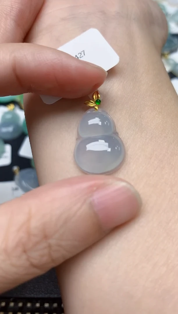 颈饰18K金镶嵌翡翠天然缅甸A货翡翠