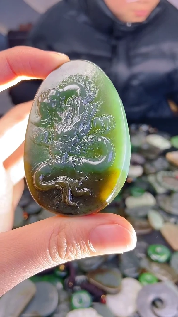 颈饰未镶嵌和田玉1