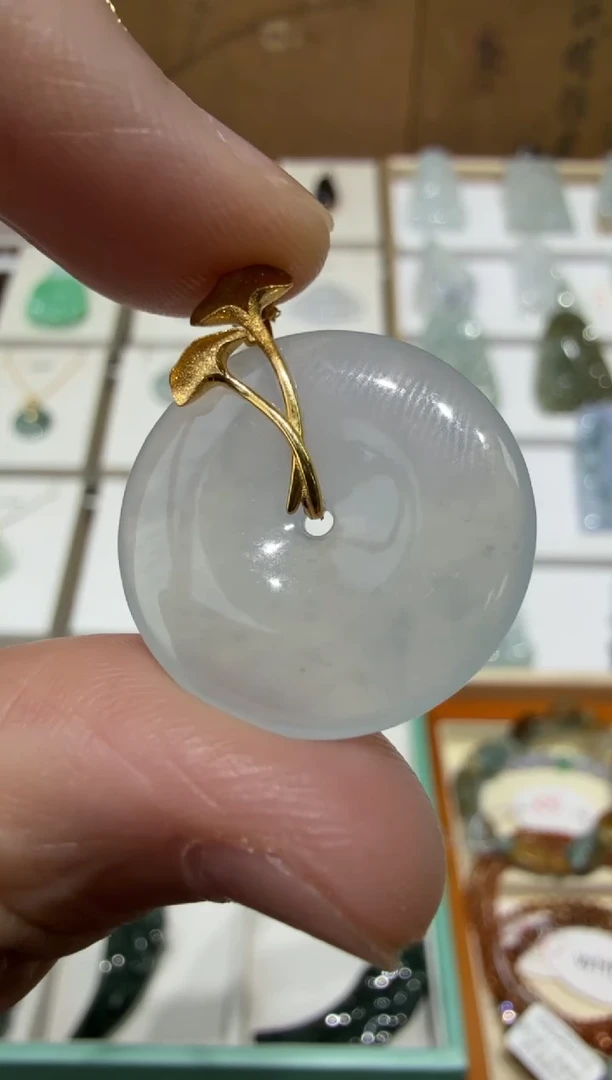 18K金镶嵌挂件翡翠A货翡翠多样性孤品