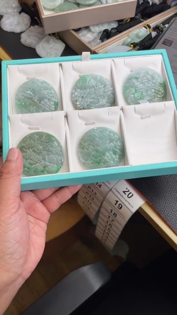 颈饰未镶嵌翡翠天然缅甸翡翠A货多样性发一山水牌P8