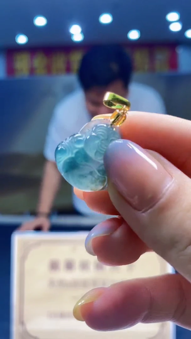 翡翠未镶嵌颈饰********2