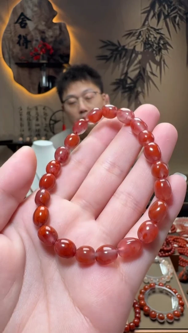 未镶嵌原矿手串南红玛瑙一条 多样性发货