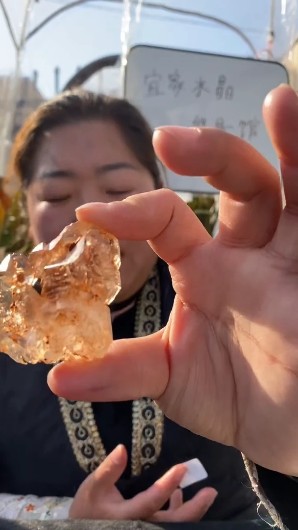 【闪购商品】水晶原石未镶嵌红泥骸骨DD811