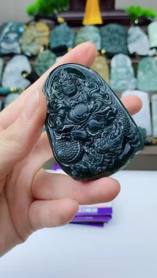 翡翠未镶嵌颈饰