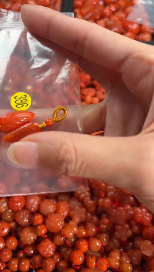 【闪购商品】南红玛瑙颈饰未镶嵌1