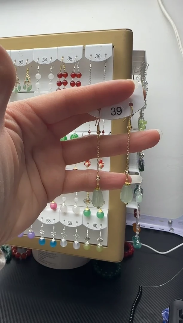 未镶嵌石英质玉（非洲翠）耳坠39