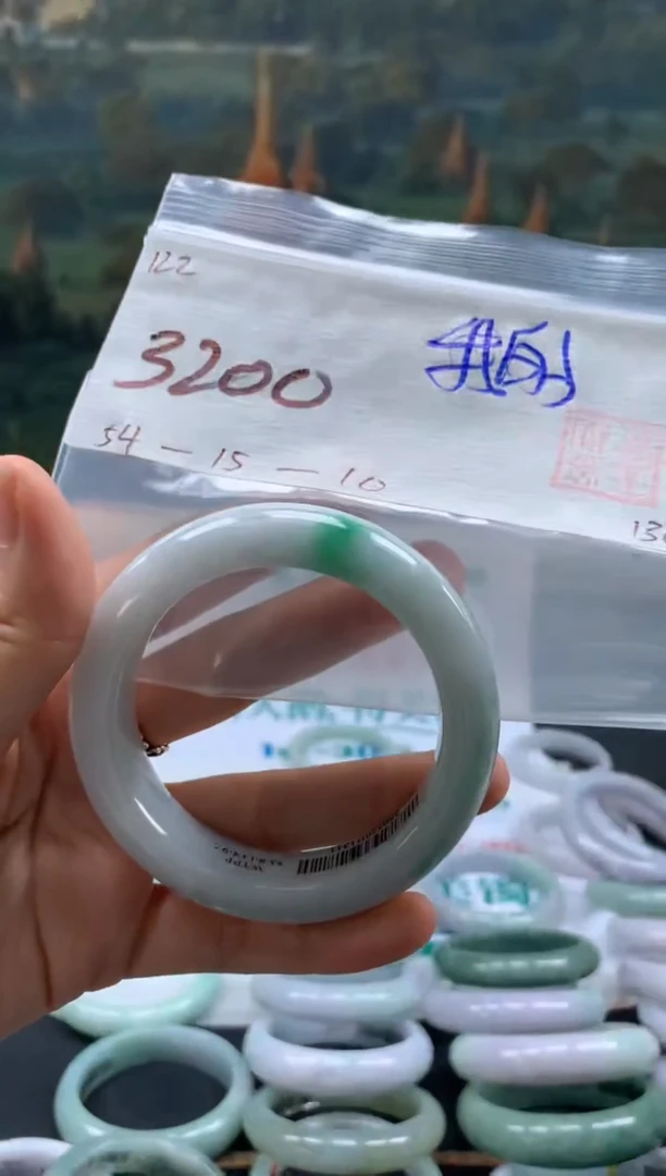 翡翠手镯未镶嵌翡翠手镯 下单联系小耳机#122